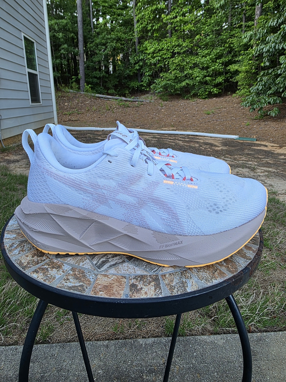 Asics Novablast 5 1012B765 White Running Shoes Sneakers Women's Size 9.5